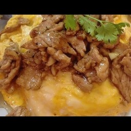 ข้าวไข่ข้นหมูทอด