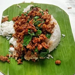 กระเพราพริกแห้ง