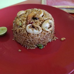 ครัวณัฐกันกินอาหารตามสั่งและข้าวแกง