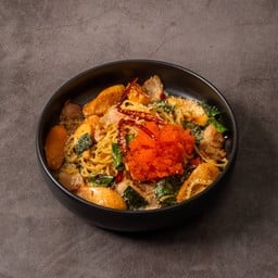 สปาเก็ตตี้พริกแห้งเบค่อนไส้กรอกไข่กุ้ง