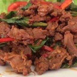 เนื้อผัดใบยี่หร่า