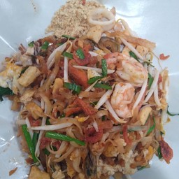 ผัดไทยทะเลรวม