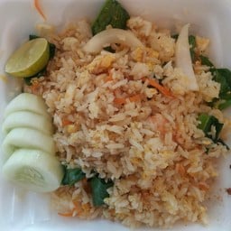 ข้าวผัดรวมมิตร