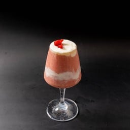 Strawberry yoghurt smoothie