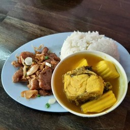 แกงส้มปลากระพงเป็นกับข้าว