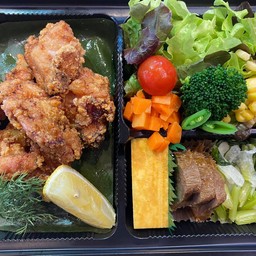 ชุดข้าวไก่ทอดคาราเกะสไตล์ญี่ปุ่น
