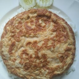 ไข่เจียวหมูสับราดข้าว