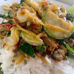 ข้าวผัดฉ่ารวมหอย