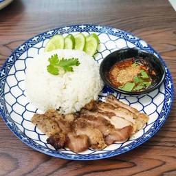 ข้าวหมูย่างจิ้มแจ่ว