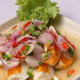 ยำไข่เค็ม