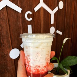 สตรอว์เบอร์รี่นมสด