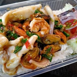 ข้าวกระเพรารวมทะเล