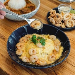 ข้าวไข่ข้นกุ้งกระเทียม