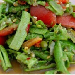 ส้มตำถั่วฝักยาว