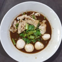 ก๋วยเตี๋ยวน้ำตกเนื้อ เส้นหมี่ ชิ้นสด