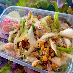 ข้าวผัดพริกหยวกปูไข่ปู