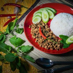ร้านผัดกะเพรา🌿🍃ออริจินอลกะเพราถาดไซด์ S A2 กอล์ฟซิตี้