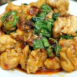 ผัดเผ็ดไก่ใบยี่หร่า