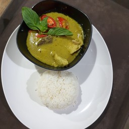 ข้าวแกงเขียวหวานไก่