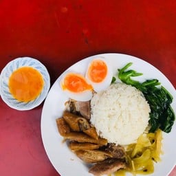 ข้าวขาหมูป้าตา วัดสน