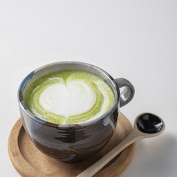 ชาเขียวมัจฉะร้อน