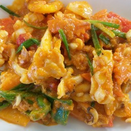 หมึกผัดไข่เค็ม