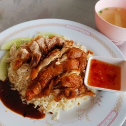 ข้าวมันไก่ทอดปนหมูกรอบ