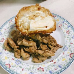 หมูทอดกระเทียม