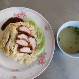 ข้าวมันไก่ปนคอหมูย่าง