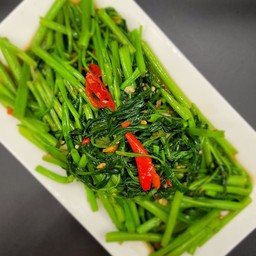 ผัดผักบุ้งไฟแดง