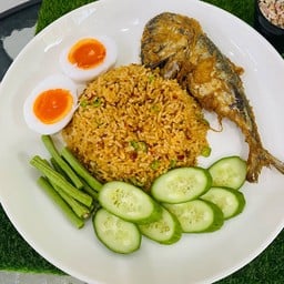 ข้าวผัดน้ำพริกปลาทู รสเด็ด