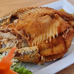 ปลากระพงทอดน้ำปลา