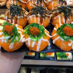 ซูชิบอลราดสลัด+สาหร่ายไข่กุ้งส้ม