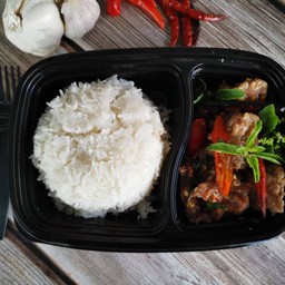 กะเพราหมูตุ๋น