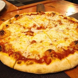 PIZZA MARGHERITA