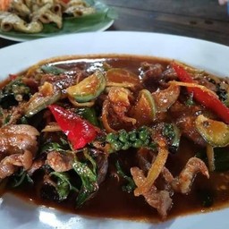 ผัดเผ็ดหมูป่า