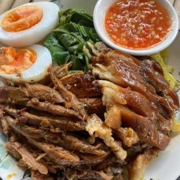 ข้าวเเกงขนมจีน บ้านส้อง