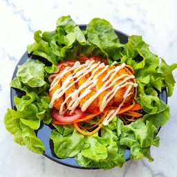 สลัดปลาทอด