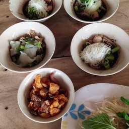 เกาเหลาหมูต้มยำ(พิเศษ)