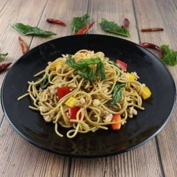 สปาเก็ตตี้กะเพราไก่