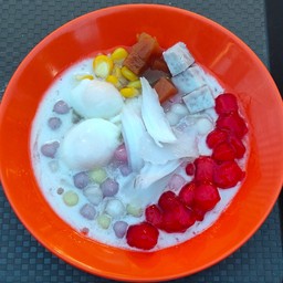 บัวลอย(ไข่นก)ทรงเครื่ิองเพิ่มทับทิมกรอบร้อน