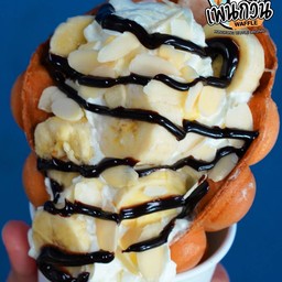 V 21 วาฟเฟิลครีมสดกล้วยหอมอัลม่อนช็อค