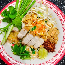 ผัดไทยสุโขทัย & กระเพรา รสมือแม่ บางซ่อน
