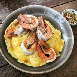 •ข้าวไข่ข้นกุ้งกระเทียม (Recommended)