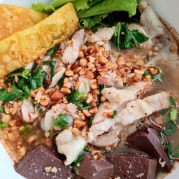 ก๋วยเตี๋ยวไก่ต้มยำ