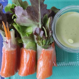 สลัดโรล (ปูอัด)+ น้ำสลัดซีฟู้ด