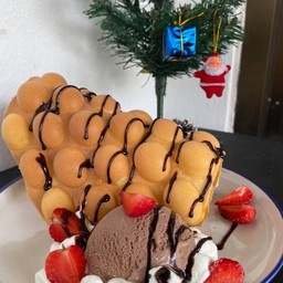 V24 วาฟเฟิลครีมสดสตอเบอรี่ไอติมช็อค