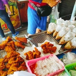 ป้าแหม่มไก่ทอดคลองสี่