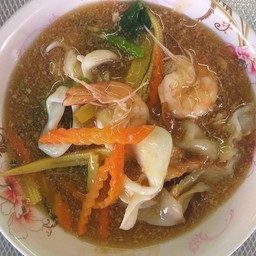 ราดหน้าเส้นใหญ่ทะเล