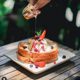 •Berries Choco French Toast